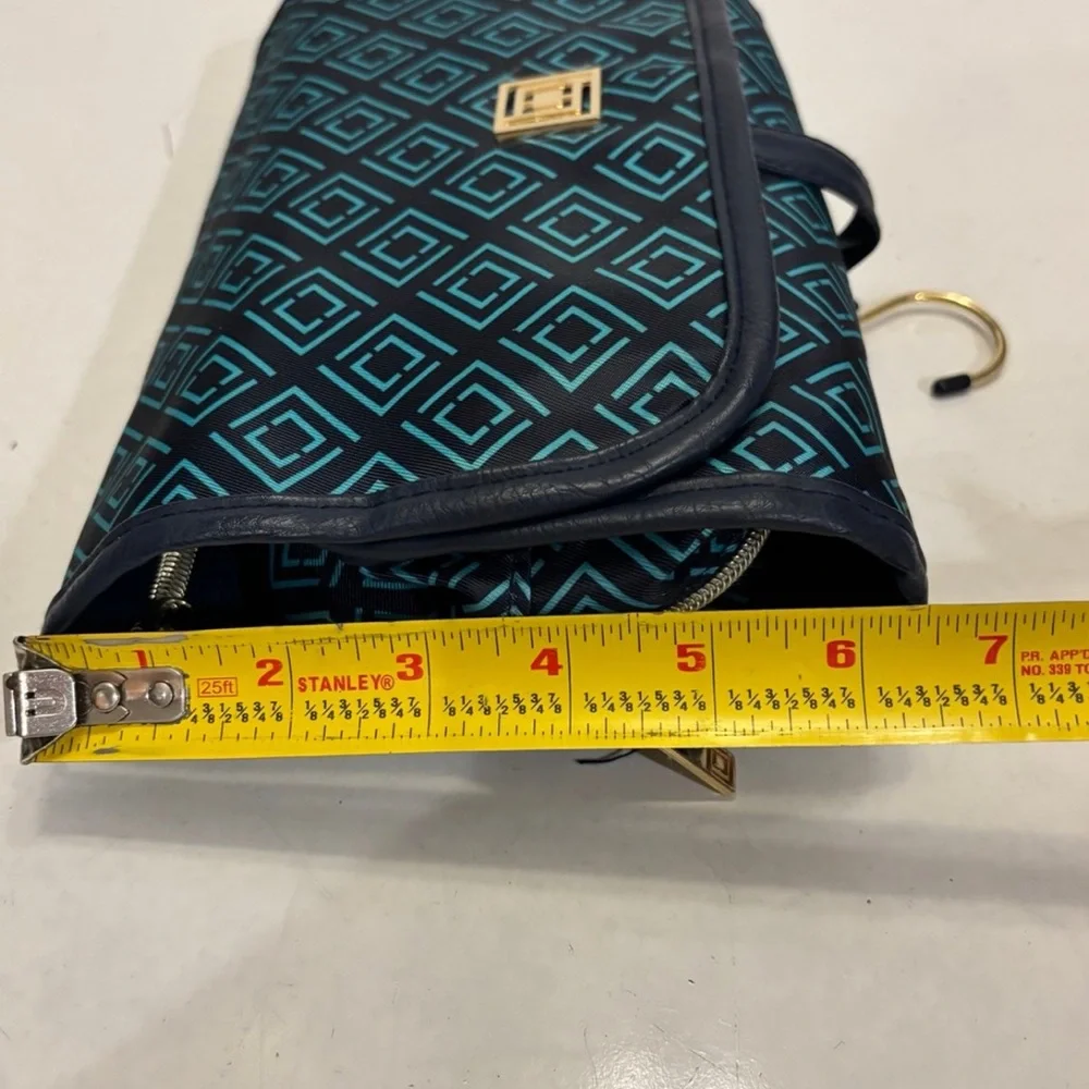 NWT Liz Claiborne Hanging Travel makeup bag